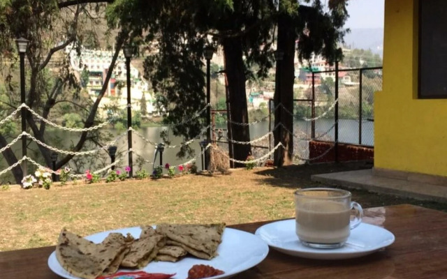 Lazy Bear Resort And Cafe