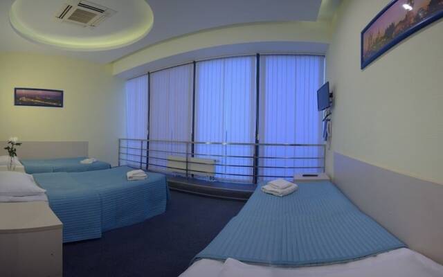 Comfort Hotel Air Express (Free Zone)