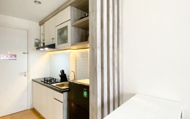 Modern Look And Comfy Studio Patraland Urbano Apartment