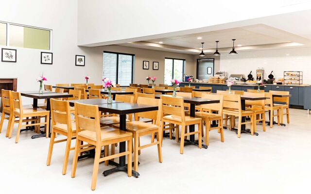 Country Inn & Suites by Radisson, Appleton Airport - Fox River Mall Area