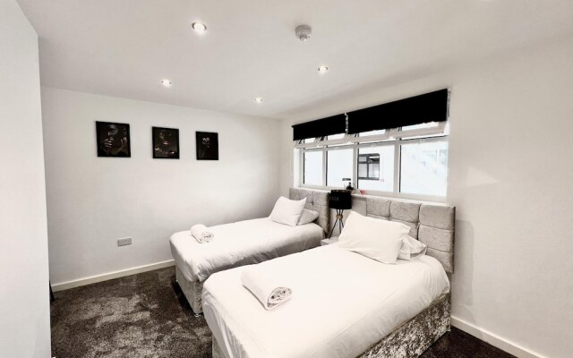 Captivating 2-bed Apartment in Liverpool