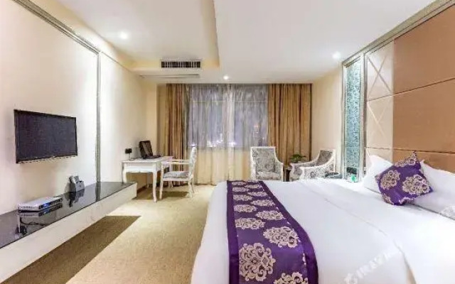 Moon Lake Hotel