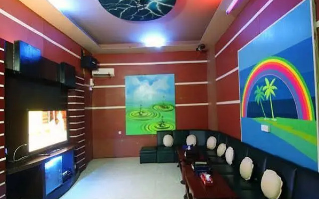 Golden City Crown Hotel