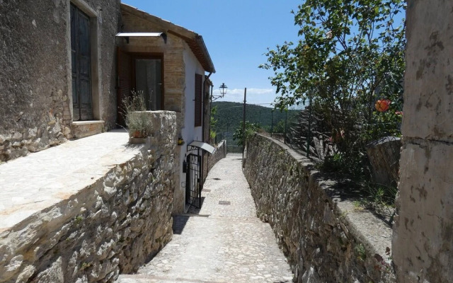 SCAPPO IN UMBRIA, Il Vicoletto
