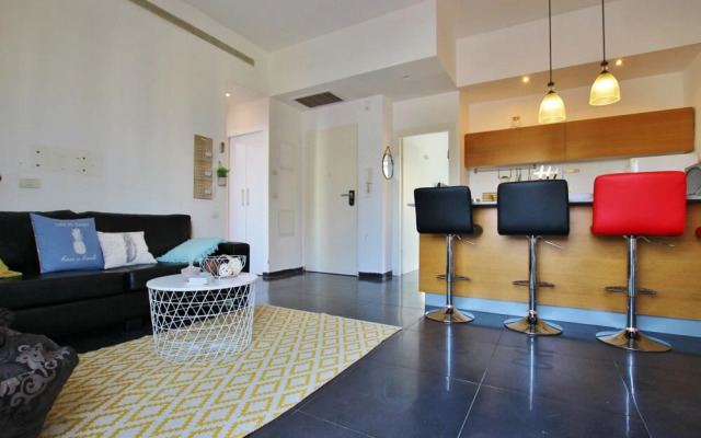 Designer Apt Great Location Hilton beach