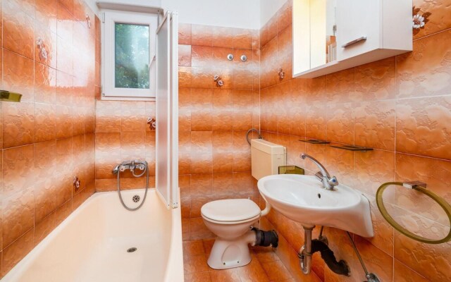 Beautiful Apartment in Supetarska Draga With Wifi and 1 Bedrooms