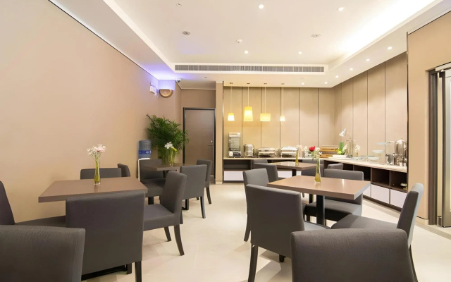 Homeinn Plus Hotel (Shanghai Dishui Lake Port City New World) – Restaurant – Shanghai