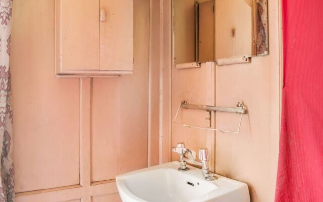 GuestHouser 1 BR Houseboat 1fda