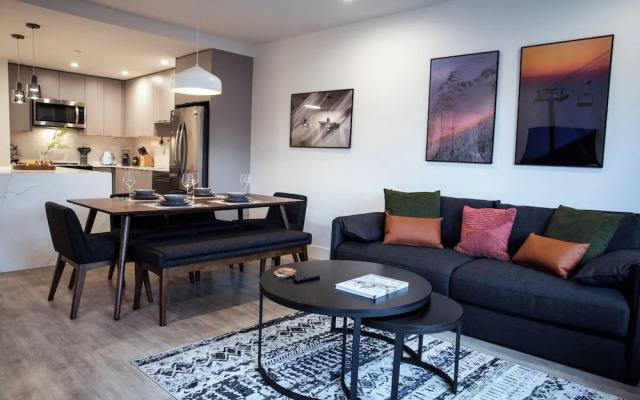 Cedar and Loam by Revelstoke Vacations