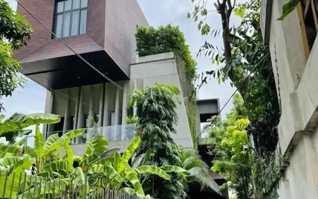 Luxury Pool Villa With Jacuzzi & Lift by Thonglor