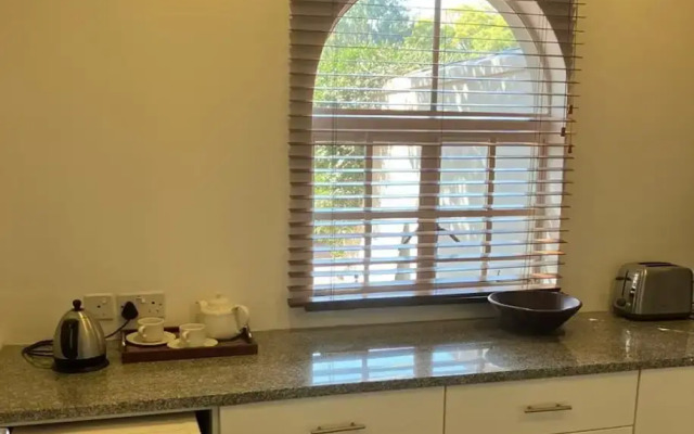 Chic Studio Nestled in Lovely Garden and Pool-2254