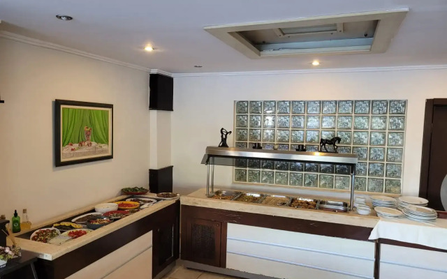 Carna Garden Hotel