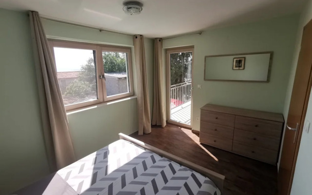 Spacious Holiday Home in Pakoštane near Sea