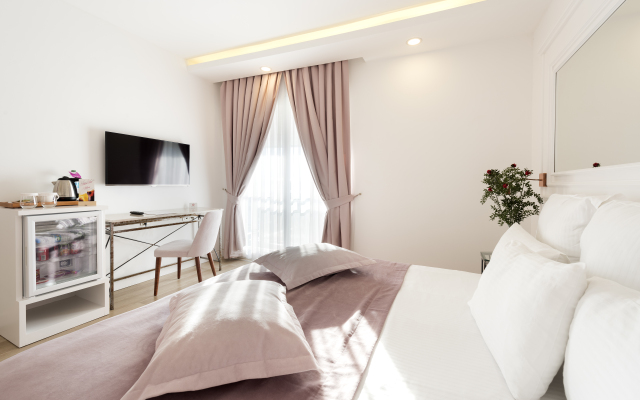Nun Hotel Lara