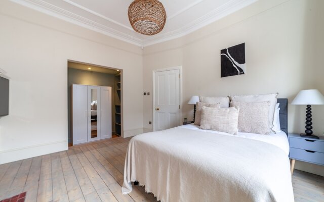 5 Bed Apartment in Clapham