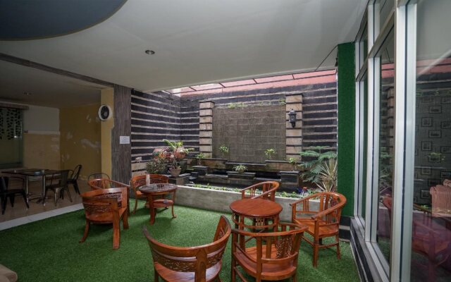 OYO 736 Hotel Best Skip