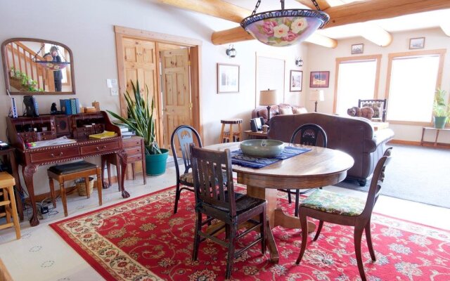 Kicking Horse Canyon B&B