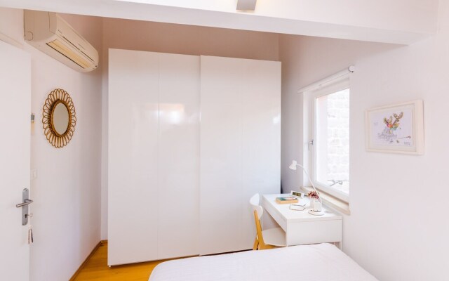 Apartment Domino 18