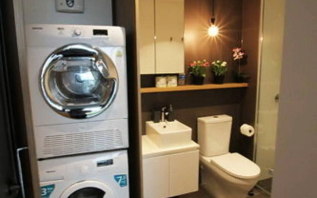 Carlson CBD Apartments