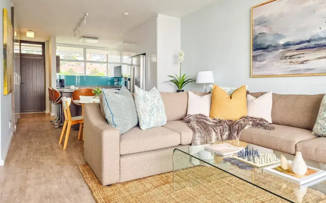 Two Bed Green Point Ocean View