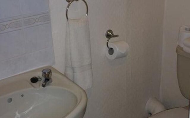 Thorncliffe Hotel