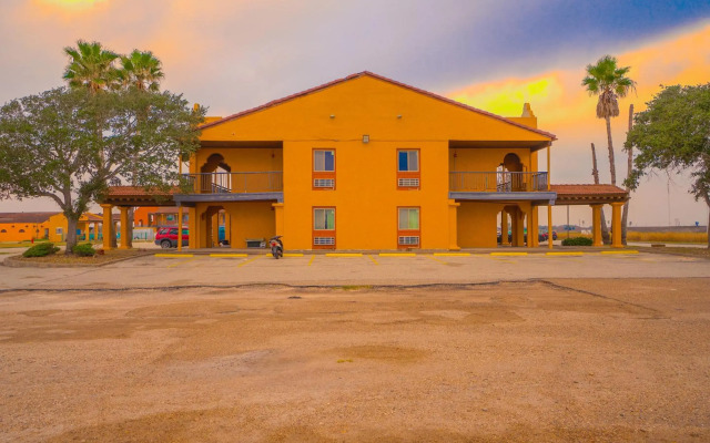 OYO Hotel Kingsville Hwy 77