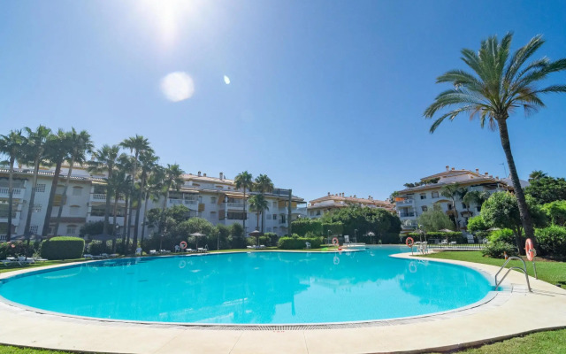 DN11-2 bedroom apartment close to Puerto Banus