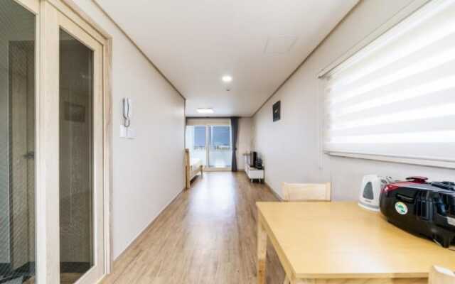 Jeju Gamsugul Pension