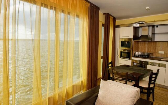 Apart holiday Tania Mamaia