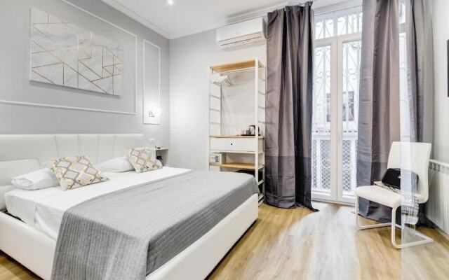 Opera Private Suites