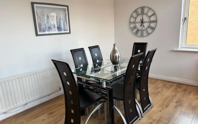 Glasgow City Escape - Spacious 3 Bedroom Apartment