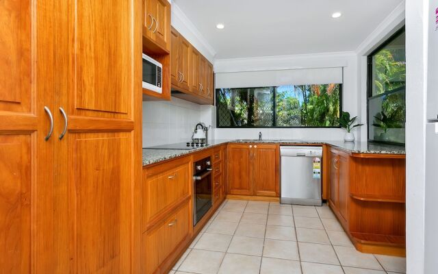 Palm Cove Retreat