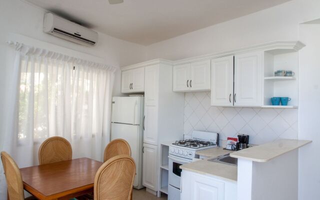 Los Corales Beach Village