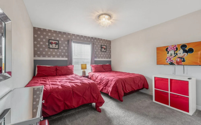 Relax Near Disney 4BR Home With Pool