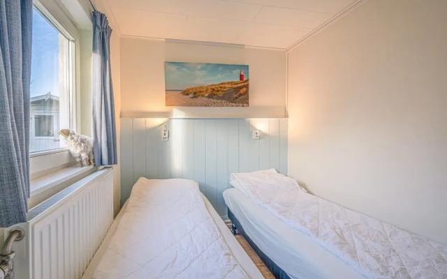 Cozy Detached Bungalow for 4 Persons
