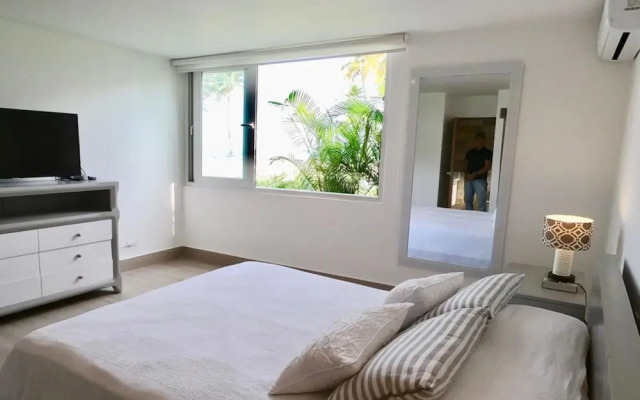 Wonderful 2-br Beach Front Apartment at Emotions