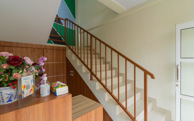 RedDoorz Syariah near Titi Bobrok Medan