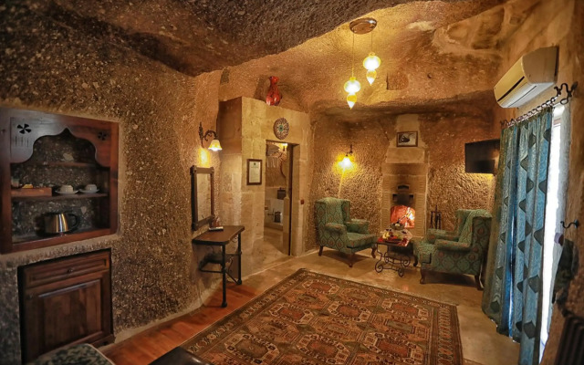 Traveller's Cave Hotel