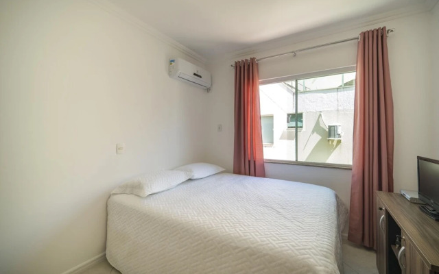 896 - Cobertura com piscina e vista mar