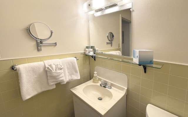 Peninsula Park-View Resort