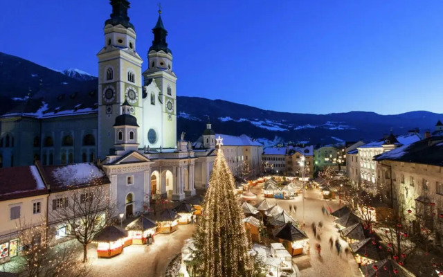Pond View Modern Retreat