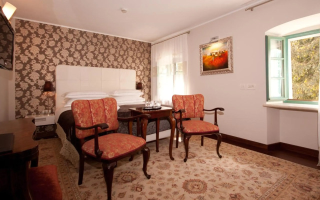 Vela Vrata Hotel