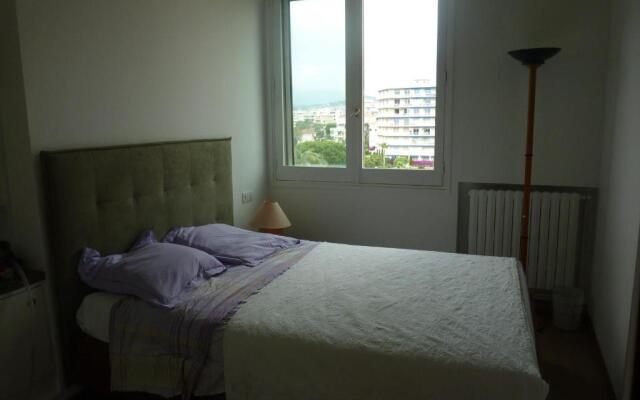 Nice flat with TERRACE on the Croisette