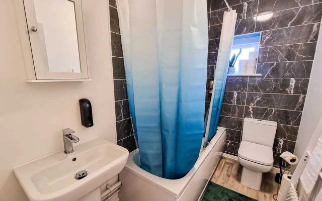Casa Gloucester Service Apartment