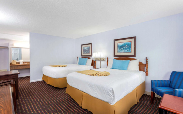 Travelodge by Wyndham Cape Cod Area