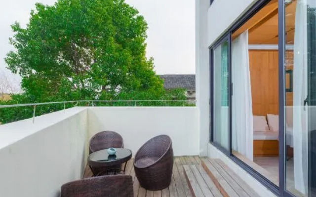 Juhai wisdom hotel in Xitang