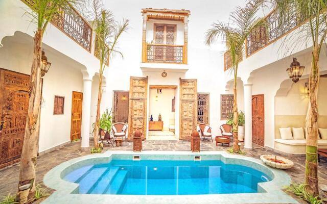 Marrakesh Villa Sleeps 14 with Pool