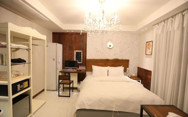 New February Hotel Sinho