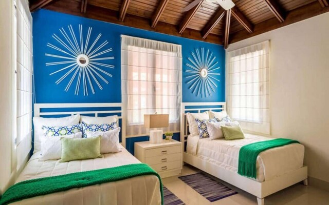 Sunny Vacation Villa 62