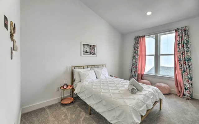 Luxurious & Spacious Austin Home ~ 8 Mi to Dtwn!